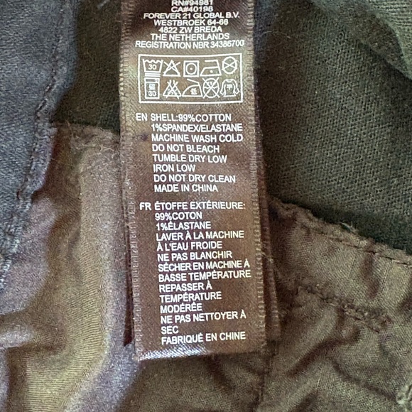 FOREVER 21 DOUBLE-BUTTON FRONT SHORTS - SIZE: 27, BLACK - Picture 5 of 5